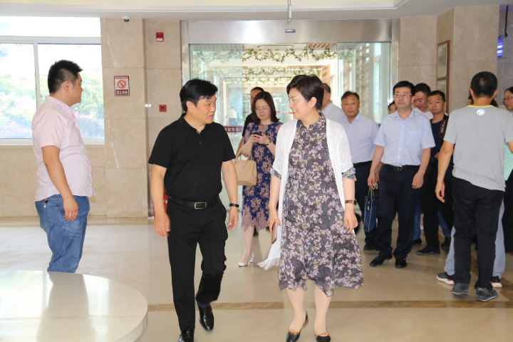 南通市卫计委主任陈冬梅率队到博爱康复医院参观